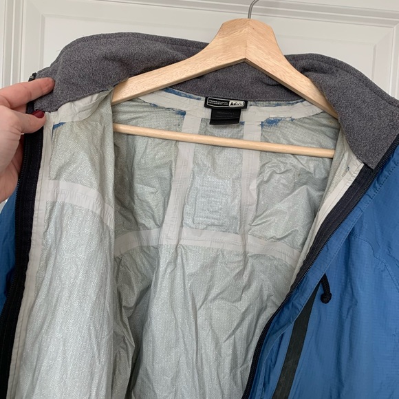 REI Women’s Rain Jacket - Picture 3 of 5